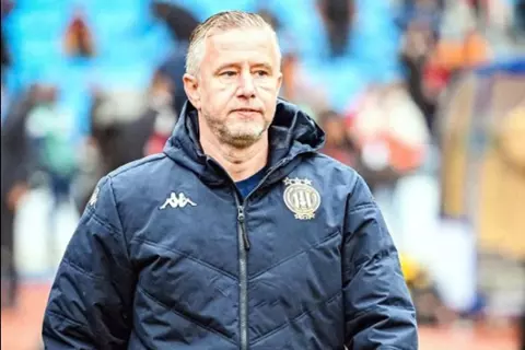 تقارير: مدرب الترجي التونسي مهدد بالإقالة.. وهذا بديله